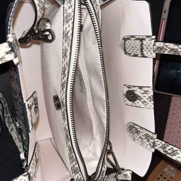 Purse & wallet - Picture 4 of 5